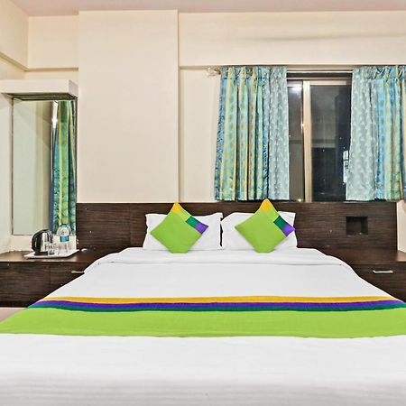 Treebo Trend Bandra Apartments Mumbai  Buitenkant foto